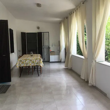 Usai سولاناس